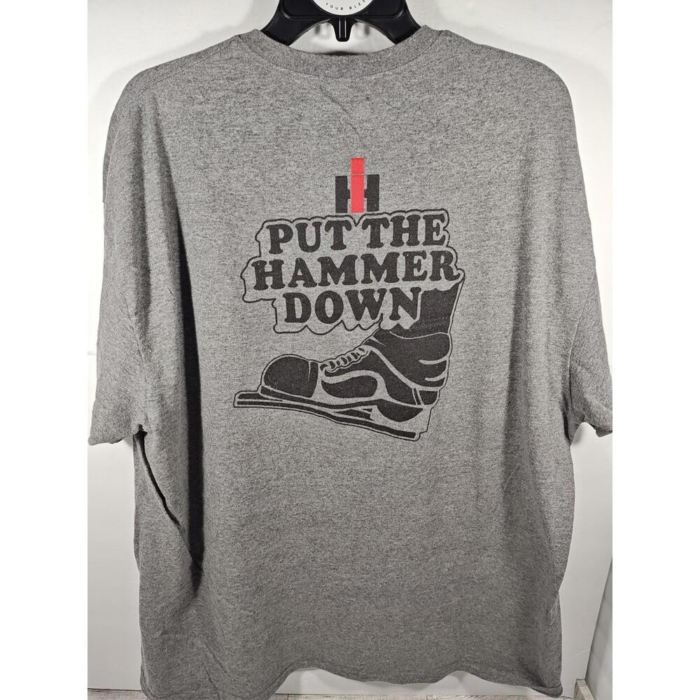 International Harvester Men's 2XL Gray Graphic T-Shirt Put The Hammer Down
